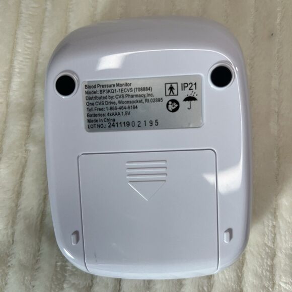 Blood Pressure Monitor Series 100. Upper Arm. Batteries Included. - Picture 9 of 12